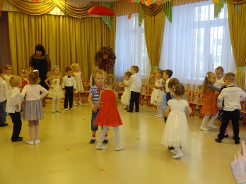 Осенние праздники в детском саду_12