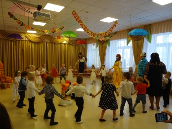 Осенние праздники в детском саду_13